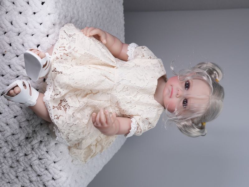 Ігрова лялька у стилі Reborn Baby Doll Maggi 55 см з силікон-вініловим тілом, одягом, підходить для купання (RB003) RB003 фото
