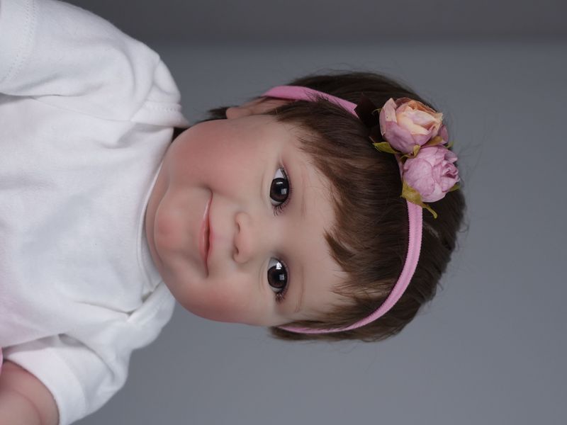 Игровая кукла в стиле Reborn Baby Doll Maddie 50 см &ndash; виниловая с одеждой и аксессуарами, подходит для купания (RB001) RB001 фото