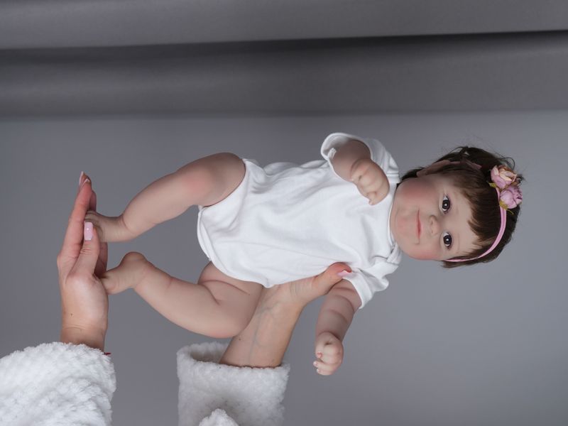 Игровая кукла в стиле Reborn Baby Doll Maddie 50 см &ndash; виниловая с одеждой и аксессуарами, подходит для купания (RB001) RB001 фото