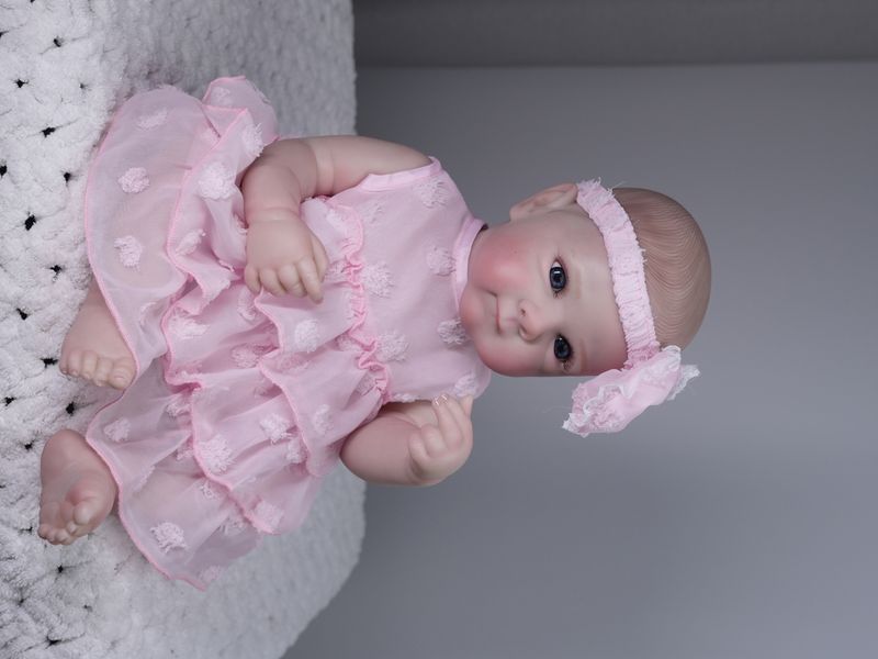 Ігрова лялька у стилі Reborn Baby принцеса Bettie 50 см &ndash; вінілова дівчинка-немовля, підходить для купання (RB020) RB020 фото