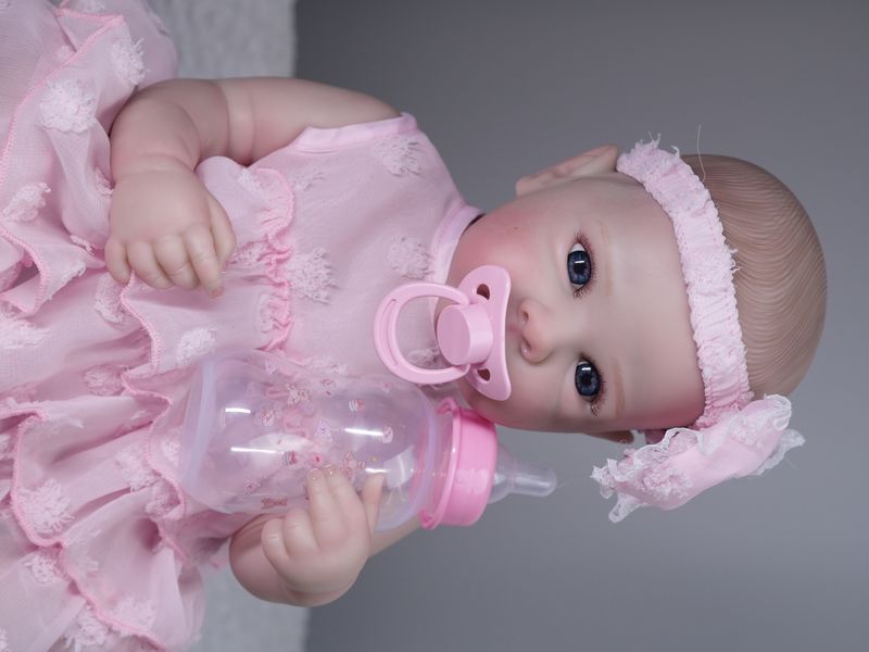 Ігрова лялька у стилі Reborn Baby принцеса Bettie 50 см &ndash; вінілова дівчинка-немовля, підходить для купання (RB020) RB020 фото