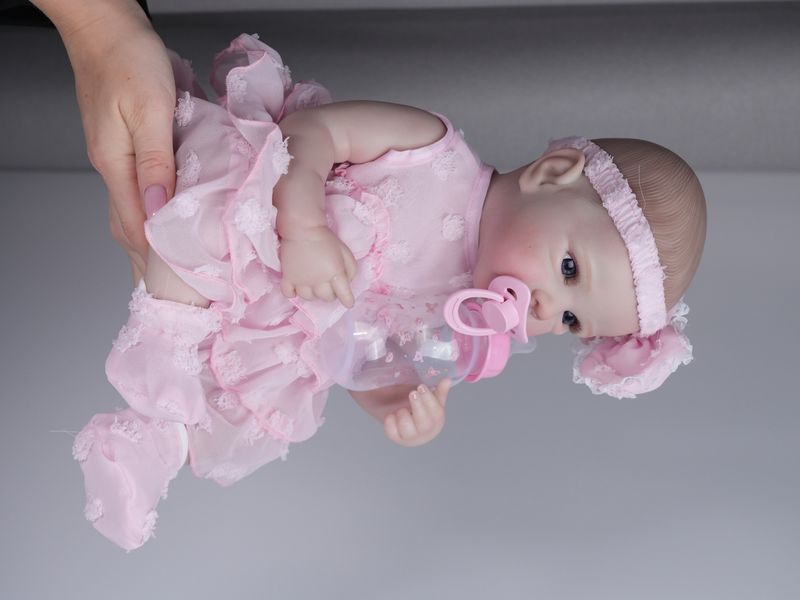 Ігрова лялька у стилі Reborn Baby принцеса Bettie 50 см &ndash; вінілова дівчинка-немовля, підходить для купання (RB020) RB020 фото