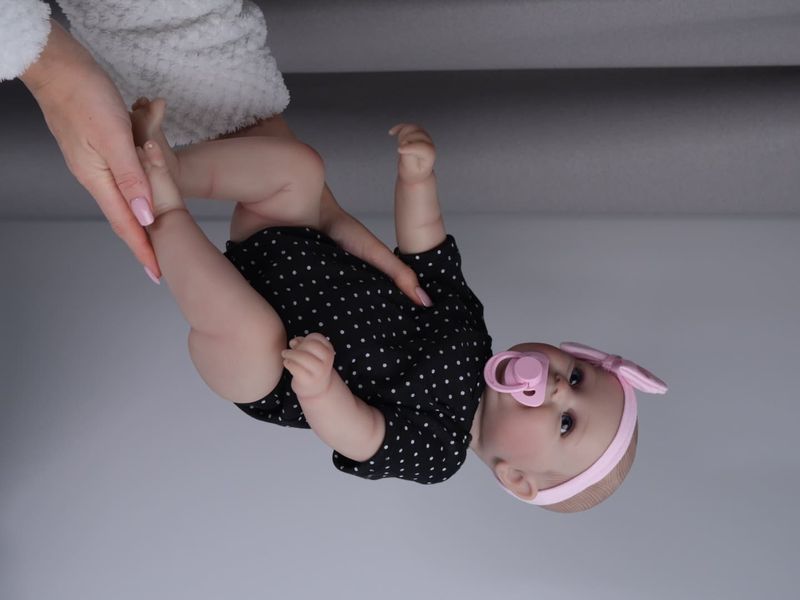 Игровая кукла в стиле Reborn Baby Doll Girl 50 см &ndash; винил-силиконовая с одеждой и аксессуарами, подходит для купания (RB002) RB002 фото